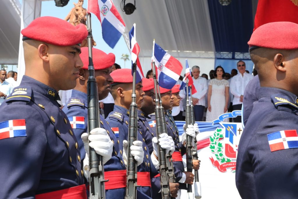 Con diversos actos y un vistoso desfile cívico-militar Fuerzas Armadas celebran el 179 Aniversario de la Batalla del 30 Marzo 11