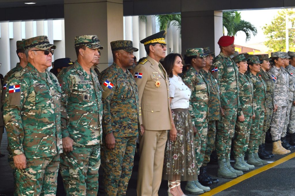 En el “Día Internacional de la Mujer” mujeres militares protagonizan tradicional izada de bandera MIDE 1