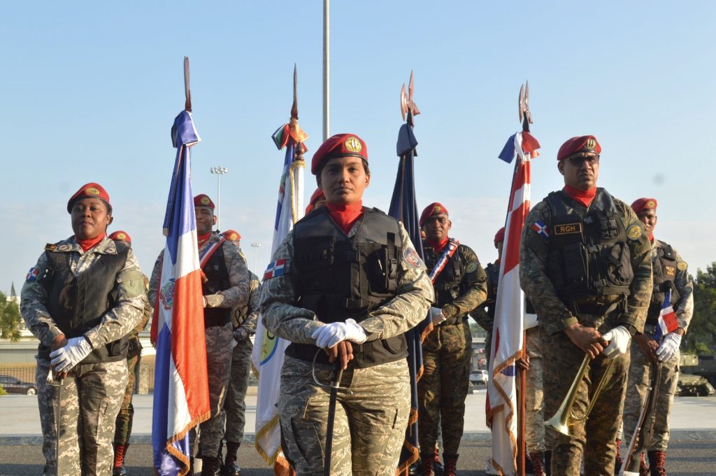 En el “Día Internacional de la Mujer” mujeres militares protagonizan tradicional izada de bandera MIDE 2