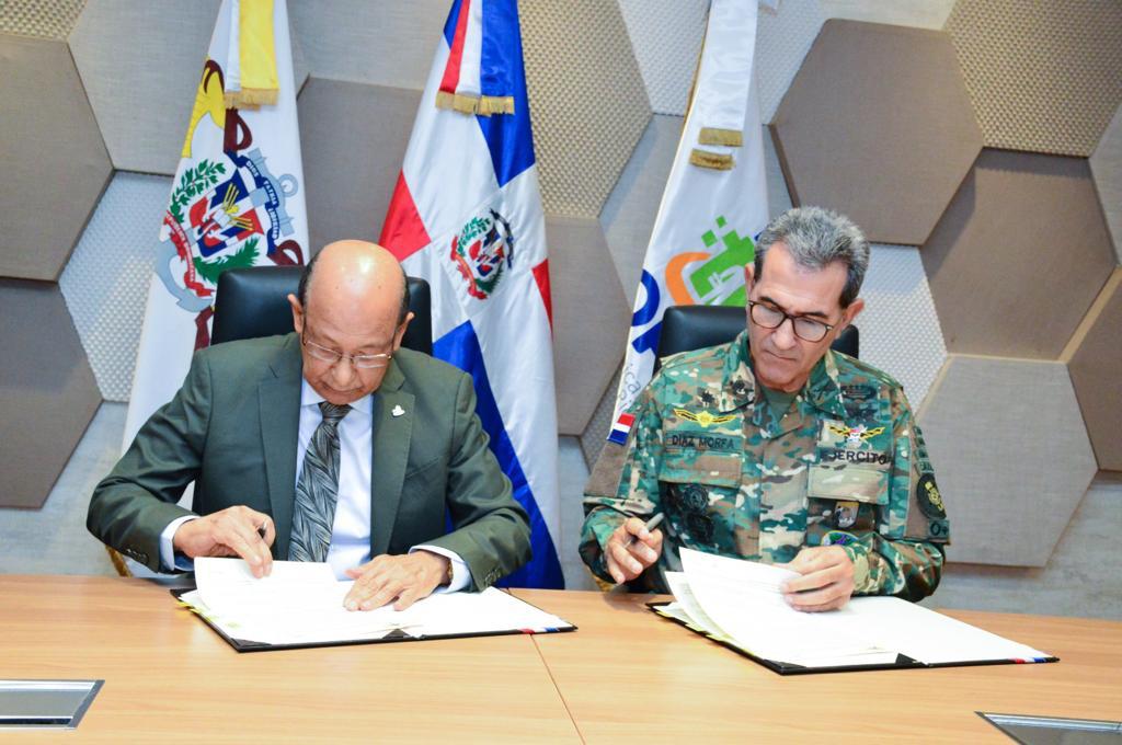 Ministerio de Defensa e IDOPPRIL firman convenio de Protección contra accidentes a miembros de las FF.AA. 1