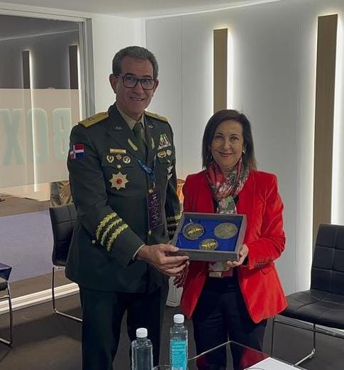 Ministro de Defensa Díaz Morfa se reúne con alto mando militar de España 5