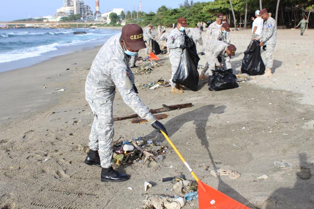 CESEP se une a Jornada limpieza de playas y reciclaje del MIDE 5
