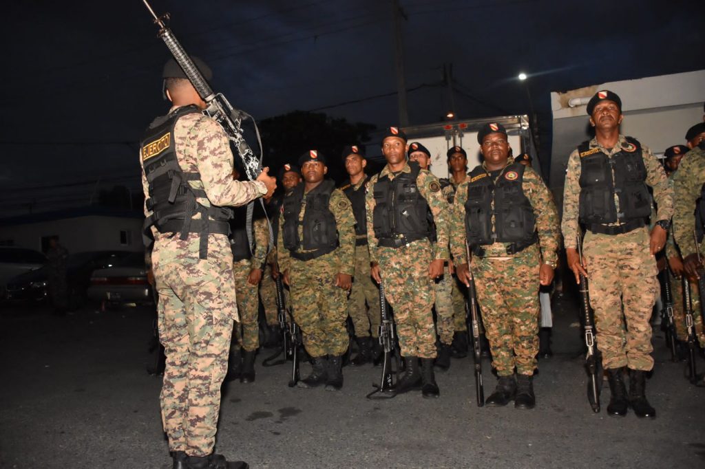 Comandante General del Ejército encabeza en este fin de semana apoyo PN en Santo Domingo y Santiago 6