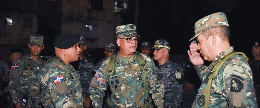 Comandante General del Ejército encabeza en este fin de semana apoyo PN en Santo Domingo y Santiago