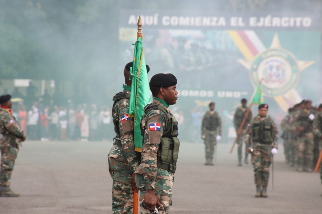 Ejército dominicano gradúa mil 300 nuevos soldados, formarán primer batallón policía militar 11