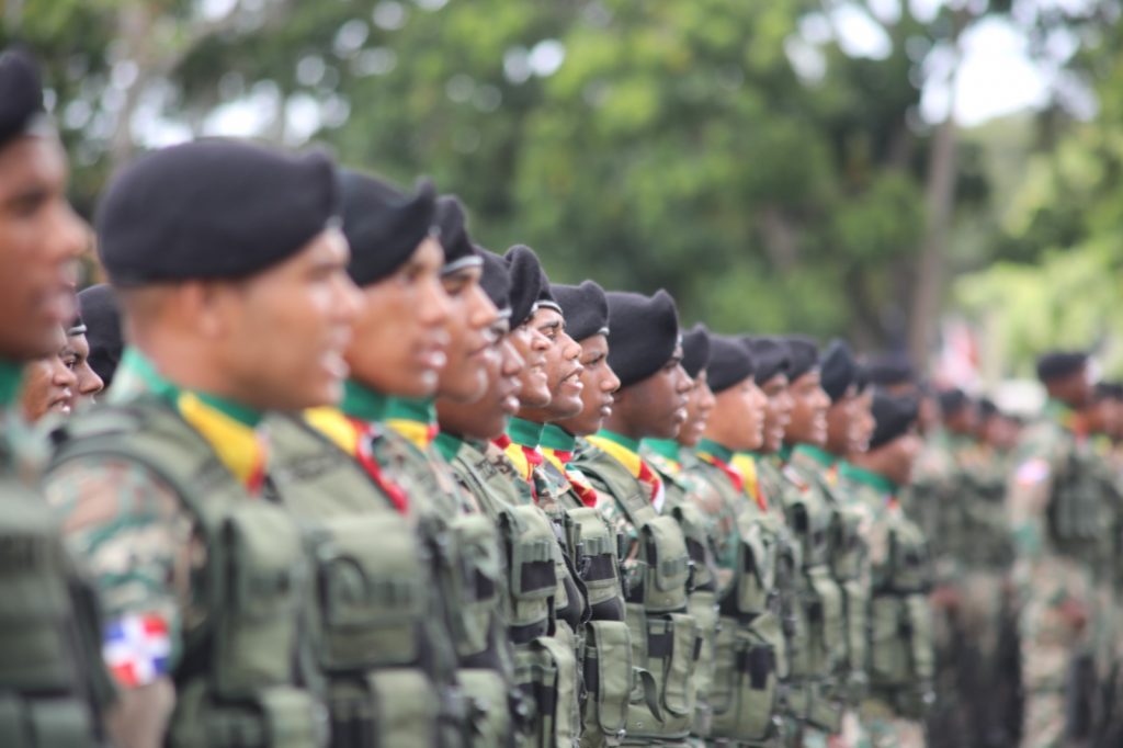 Ejército dominicano gradúa mil 300 nuevos soldados, formarán primer batallón policía militar 12