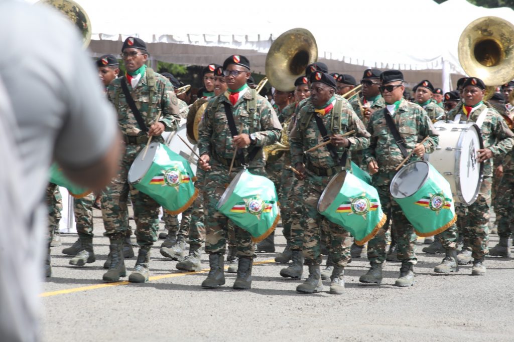 Ejército dominicano gradúa mil 300 nuevos soldados, formarán primer batallón policía militar 5