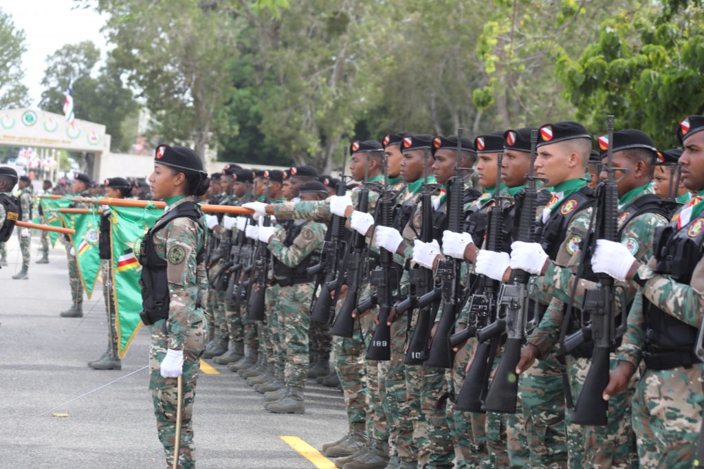 Ejército dominicano gradúa mil 300 nuevos soldados, formarán primer batallón policía militar 7