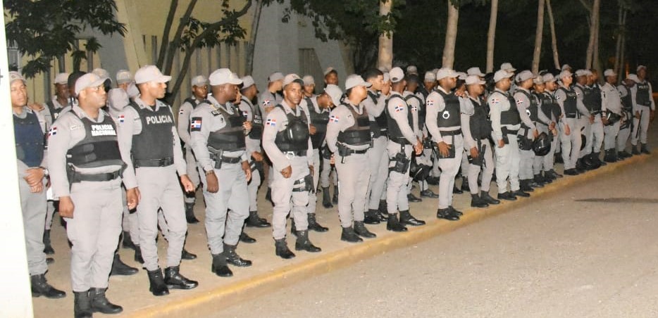 FFAA refuerzan con presencia militar seguridad ciudadana en Santo Domingo y Santiago 5