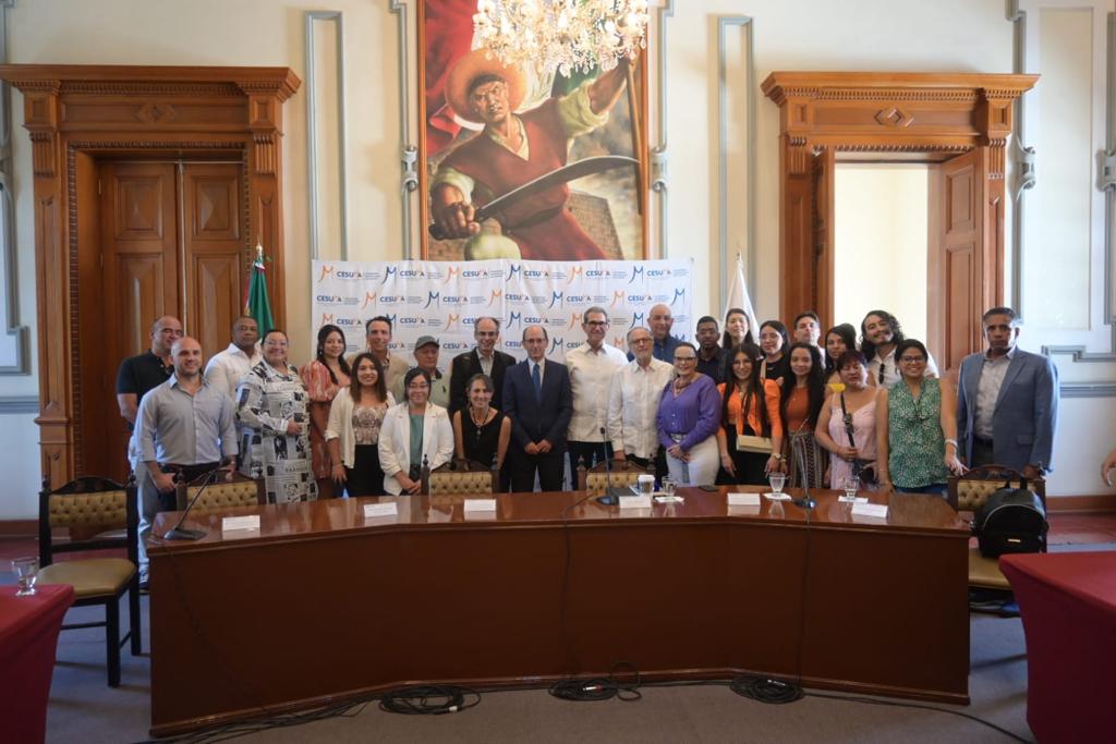 Ministro de Defensa es recibido como visitante distinguido en Ayuntamiento de Puebla 5