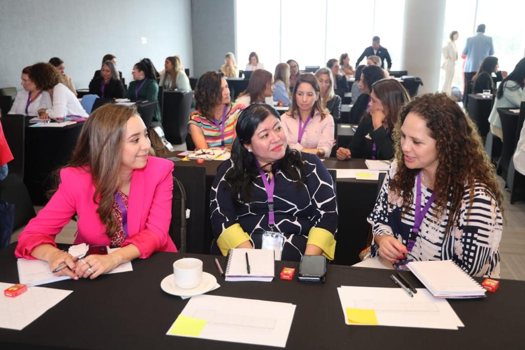 CESEP participa en programa de liderazgo femenino del sector marítimo portuario en Panamá 6
