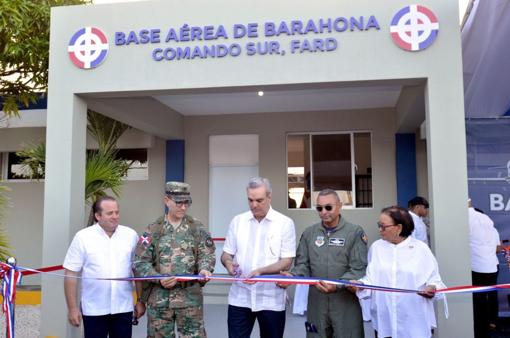 Inauguran destacamento del Comando Sur en Barahona y dan primer palazo para construir Base Aérea 4