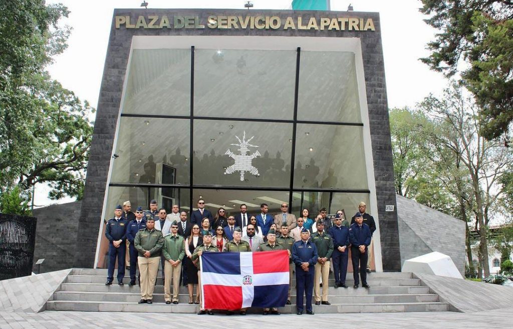 MIDE envía a México estudiantes de maestría en defensa y seguridad nacional 3