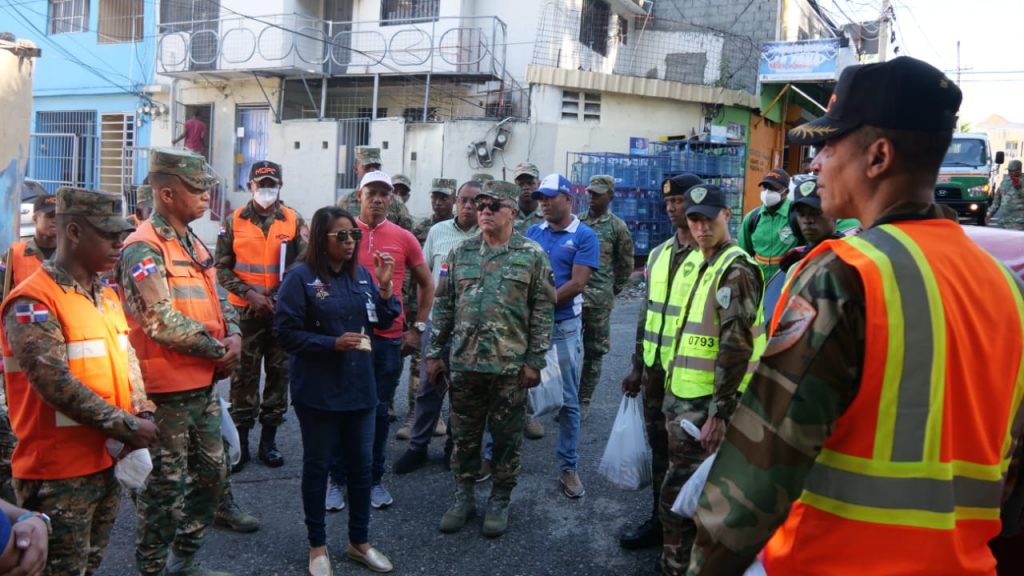 Militares continúan operativos contra el dengue en sector Los Ríos y zonas aledañas 3