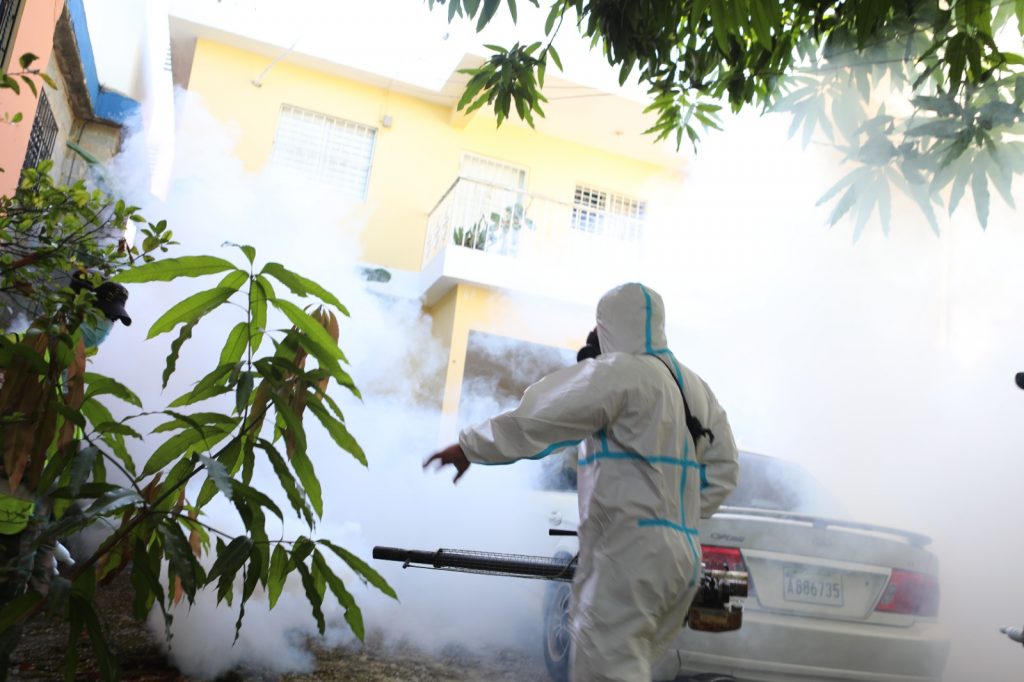 Militares se incorporan a operaciones de combate al dengue en el DN, el Gran Santo Domingo y otras regiones del país 6