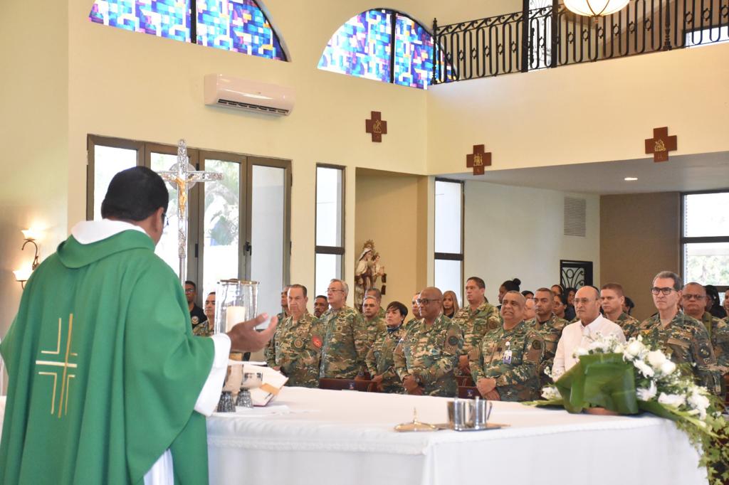 Ministerio de Defensa conmemora el “Día del Retirado” con misa, almuerzo y anuncio de aumento en sus pensiones 2
