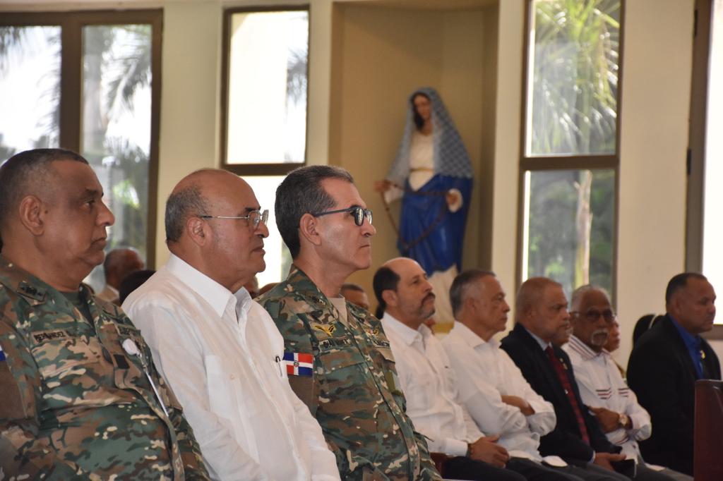 Ministerio de Defensa conmemora el “Día del Retirado” con misa, almuerzo y anuncio de aumento en sus pensiones 6