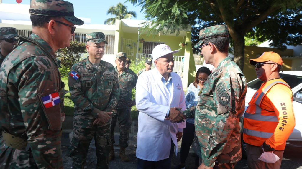 Ministro de Defensa supervisa operaciones militares de apoyo a lucha contra el dengue 5