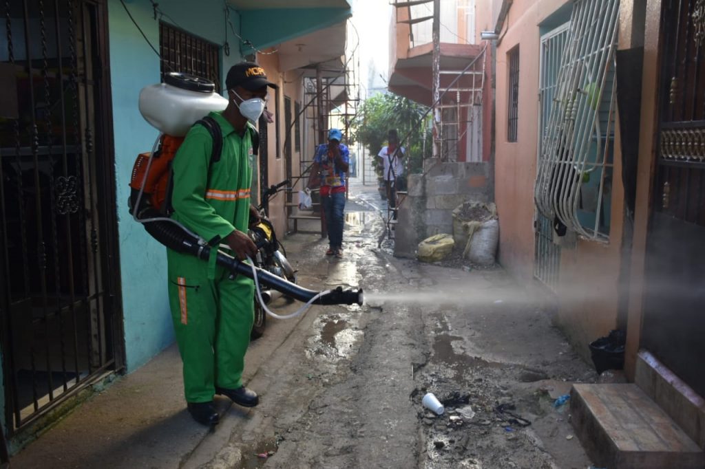 Ministro de Defensa supervisa operaciones militares de apoyo a lucha contra el dengue 5