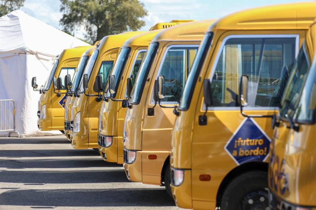 Presidente Abinader inicia Programa de Transporte Escolar TRAE, movilidad escolar se ampliará a todo el país 5