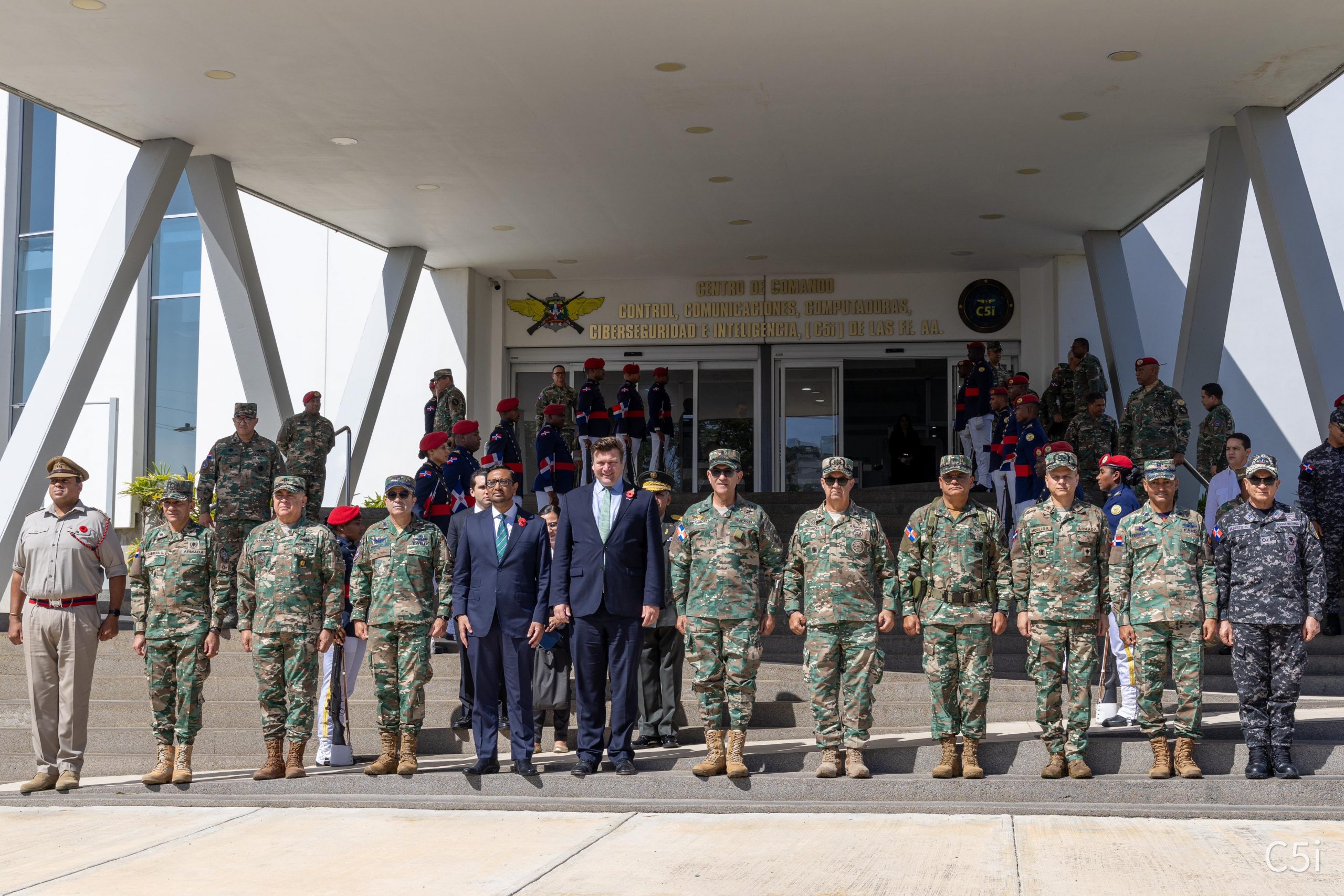 Autoridades militares de RD se reúnen con ministro de Estado de las Fuerzas Armadas del Reino Unido 2