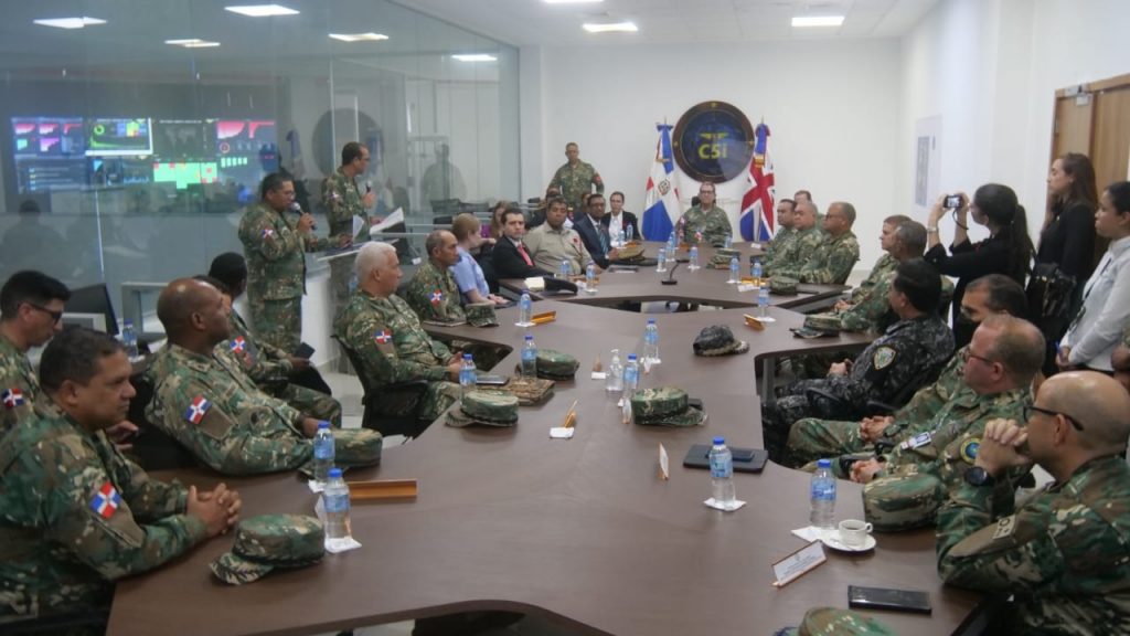 Autoridades militares de RD se reúnen con ministro de Estado de las Fuerzas Armadas del Reino Unido 5