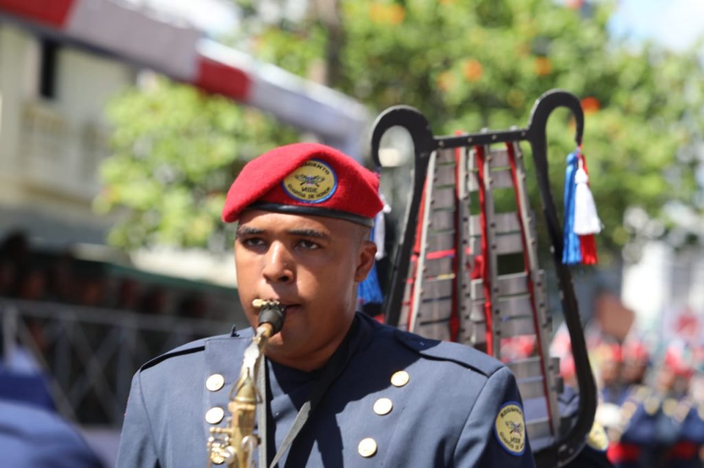 Autoridades militares participan en actos conmemorativos por 179 aniversario de la Constitución 8