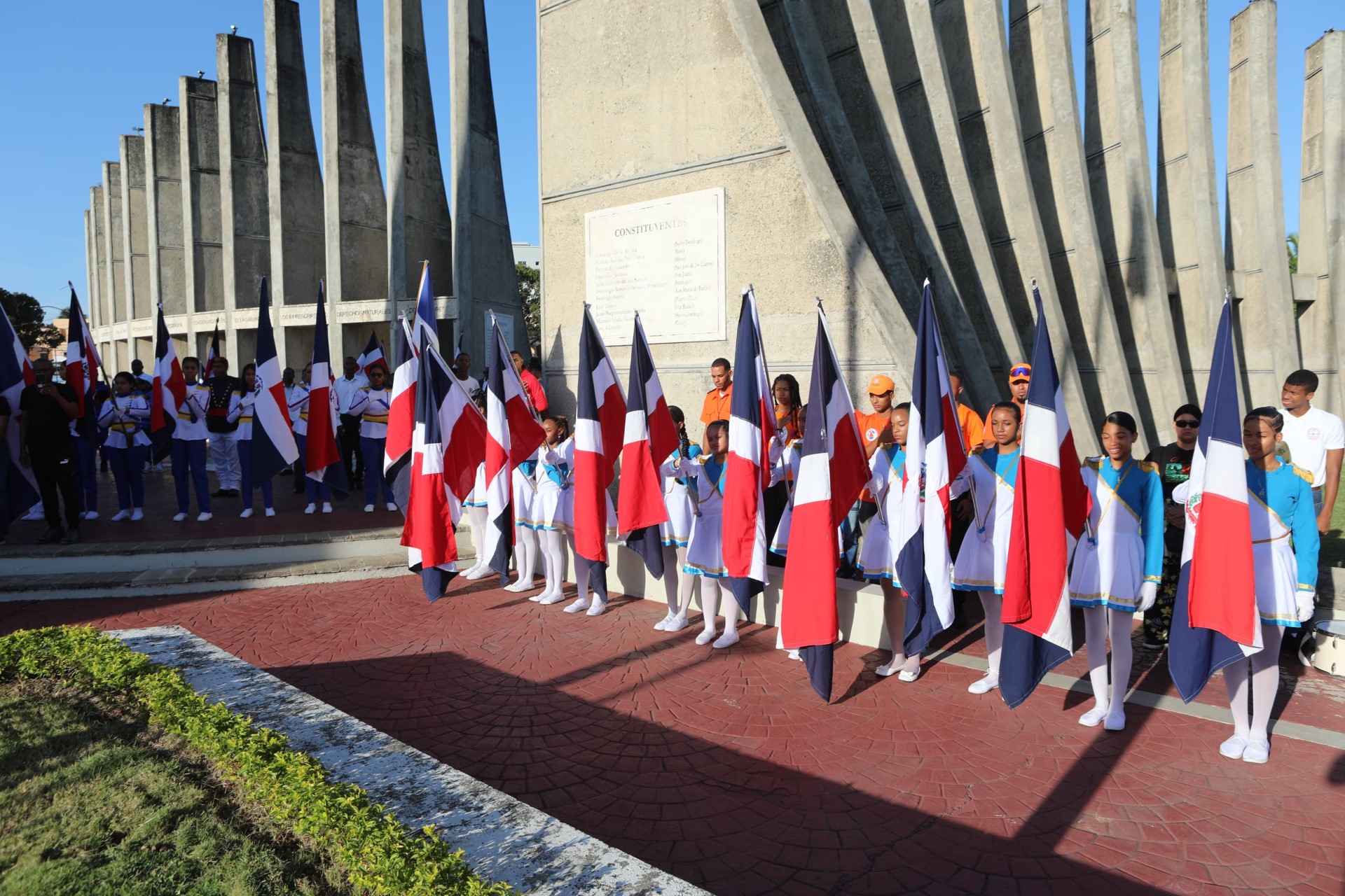 En San Cristóbal inician actos conmemorativos por 179 aniversario de la Constitución 3