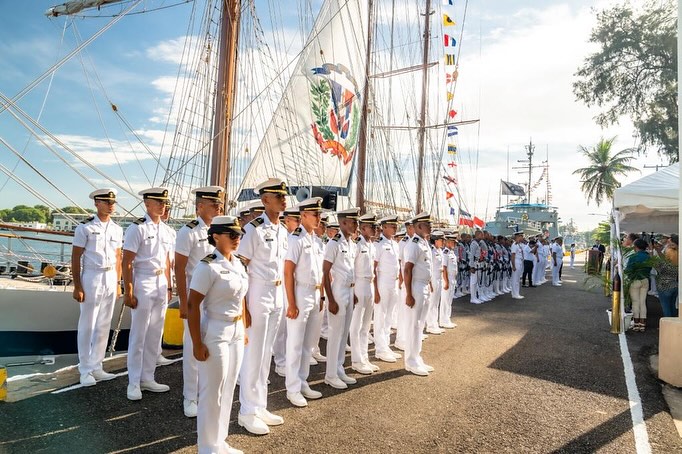 La Armada realiza ceremonia de despedida del Crucero de Instrucción para Guardiamarinas 6