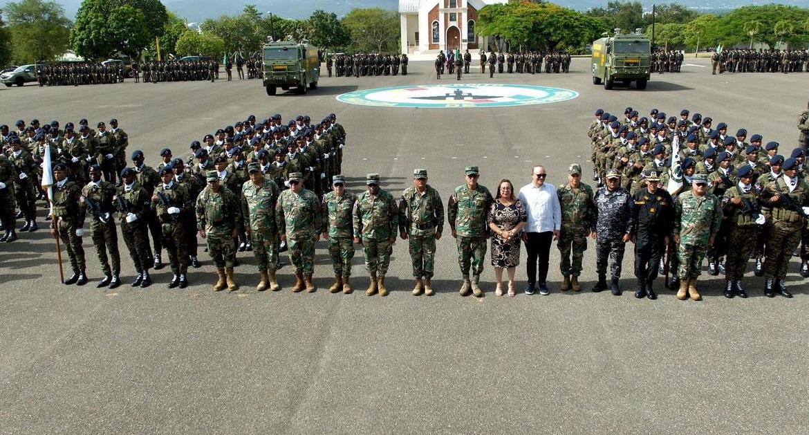 Ejército gradúa 2do Batallón de promoción del Curso Básico de Policía Militar en Santiago 1