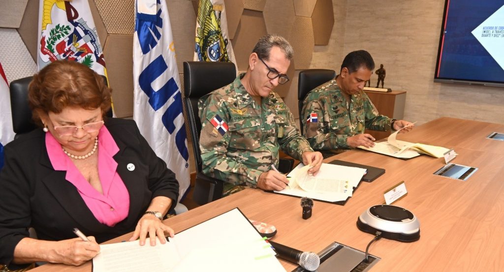 La Universidad UTE y el Ministerio de Defensa ratifican acuerdo de cooperación académica 1