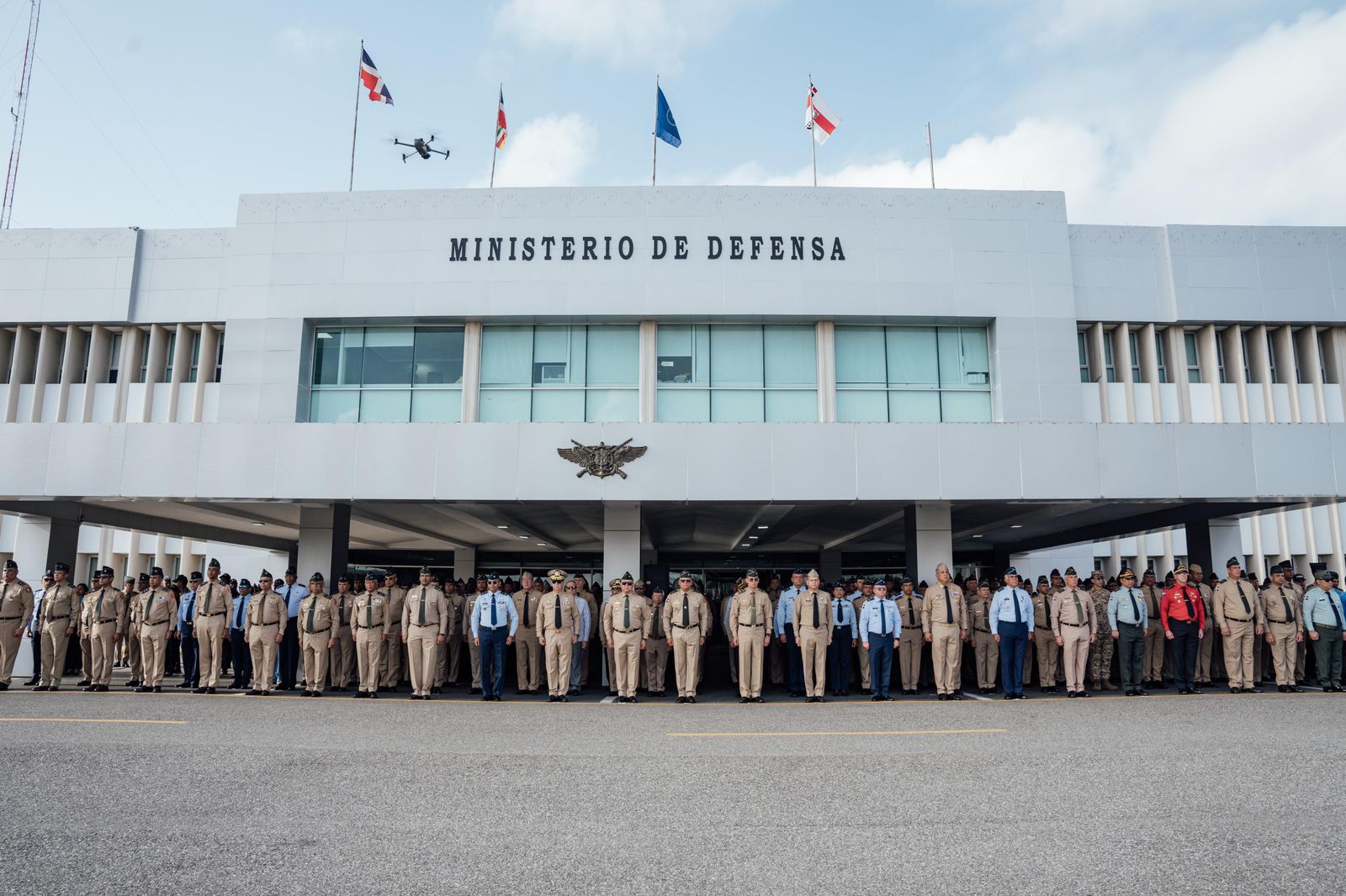 Ministro de Defensa reitera interés en fortalecer, profesionalizar y elevar calidad de vida de militares 1