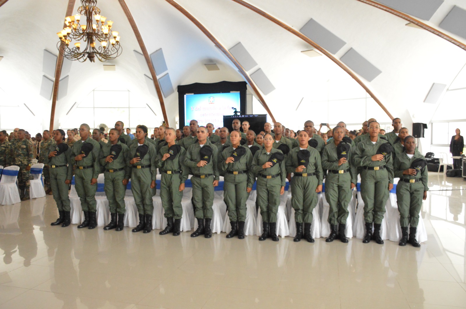 Servicio Militar Voluntario gradúa 59 jóvenes en Entrenamiento Básico Militar 12