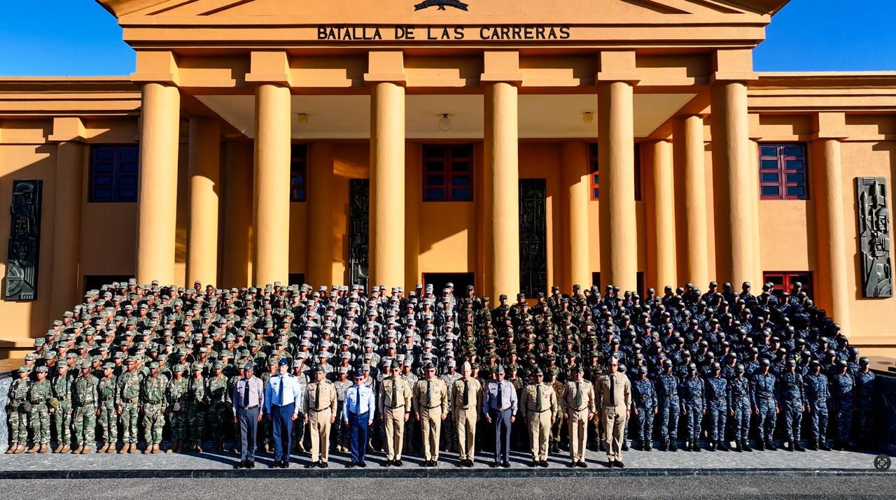 Cadetes y Guardiamarinas inician ciclo de un año común en la Academia “Batalla de las Carreras” del Ejército 1