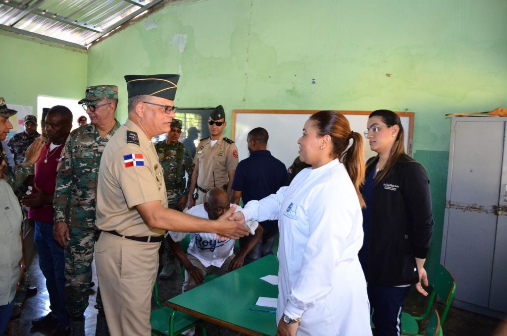 Ministerio de Defensa realiza amplio operativo médico y acción cívica en Barahona 7