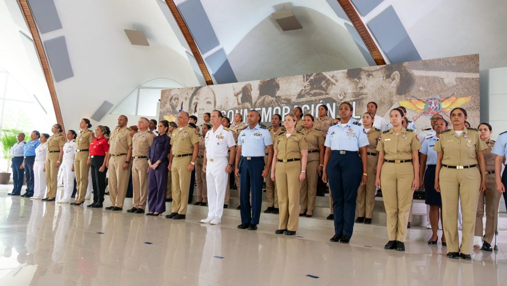 Ministerio de defensa celebra el día internacional de la mujer con reconocimiento a militares destacadas 6