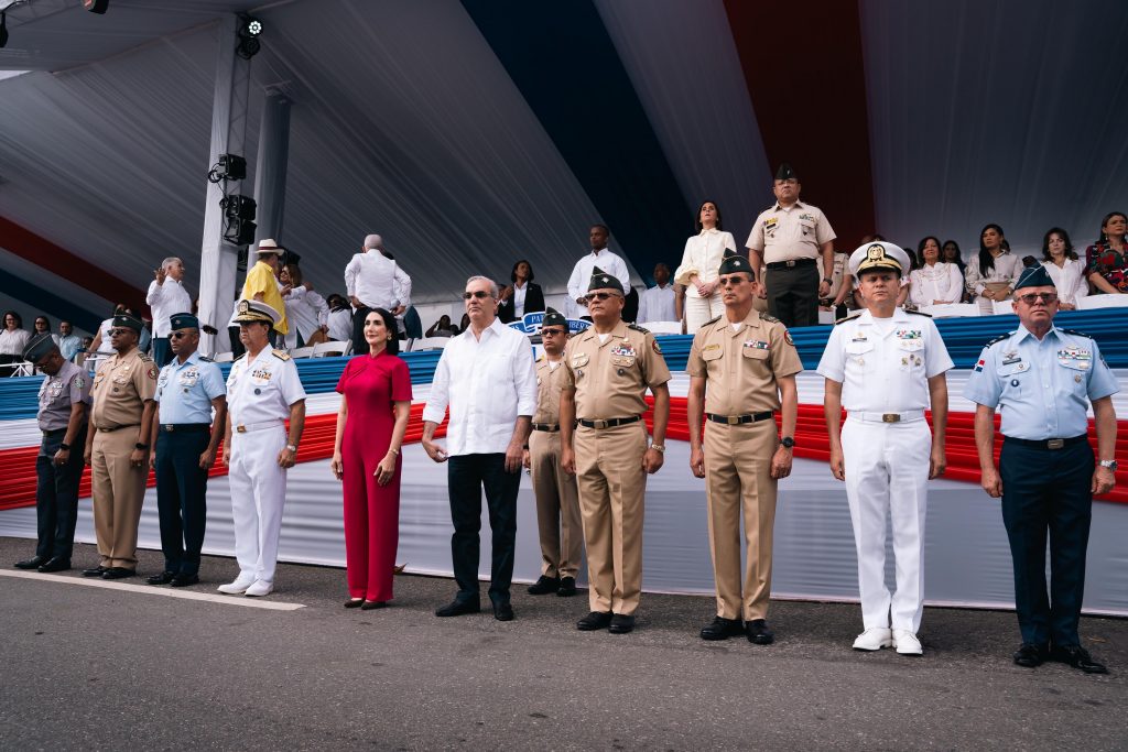 Presidente Luis Abinader encabeza innovador desfile militar en 181 Aniversario Independencia Nacional 21