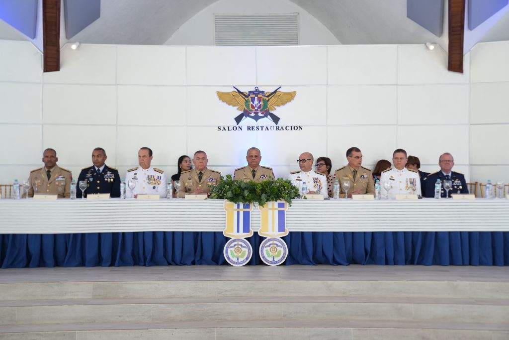 El CESEP reconoce con “Medalla al Mérito de la Seguridad y Protección Portuaria Nacional” a militares, policías y civiles destacados 2