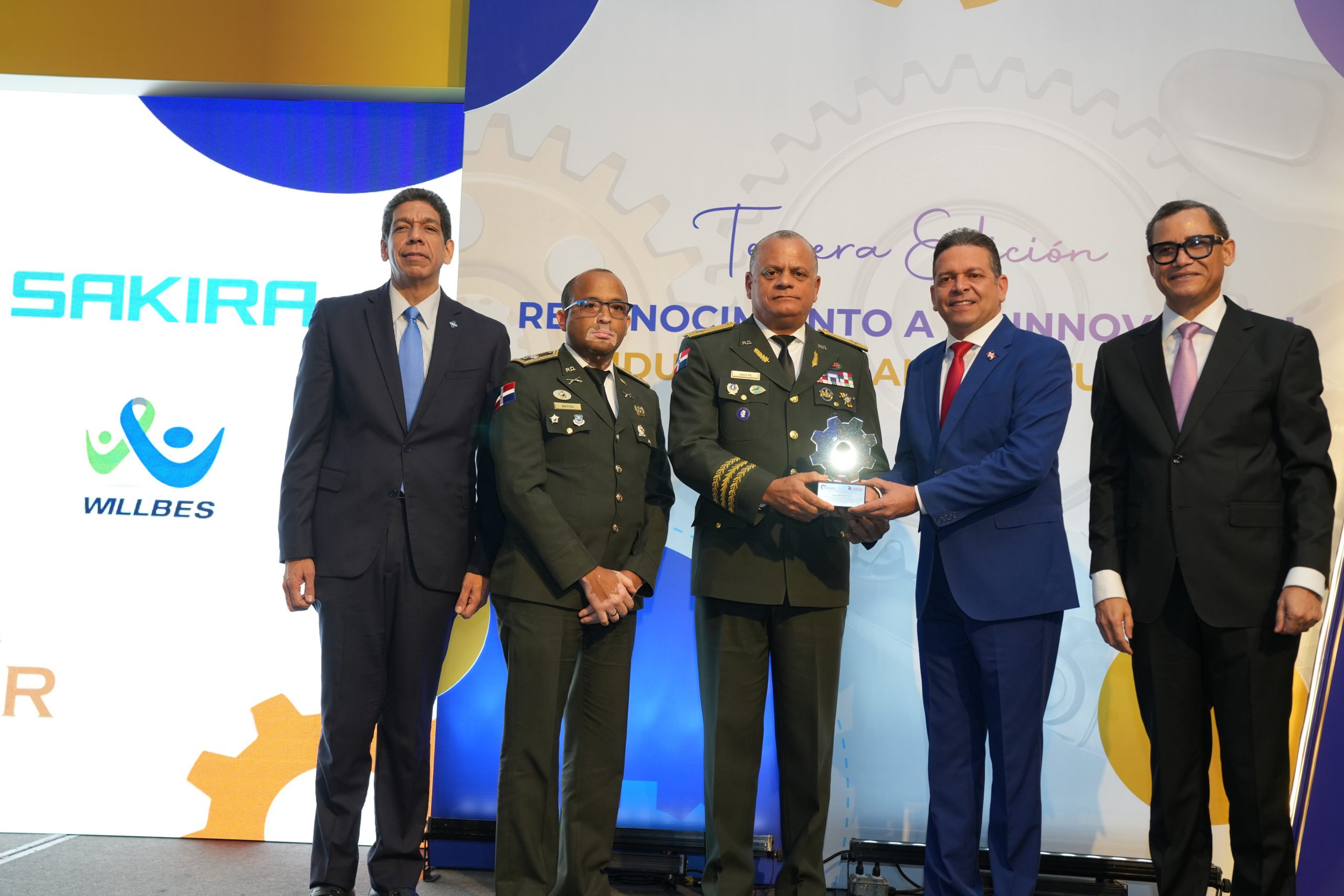 Industria Militar Dominicana recibe Reconocimiento a la Innovación Industrial Manufacturera 2025 11
