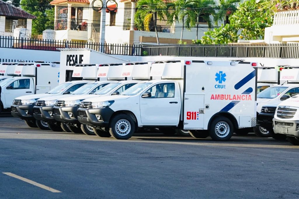 Ministerio de defensa entrega primera partida de ambulancias ensambladas por la industria militar dominicana 9