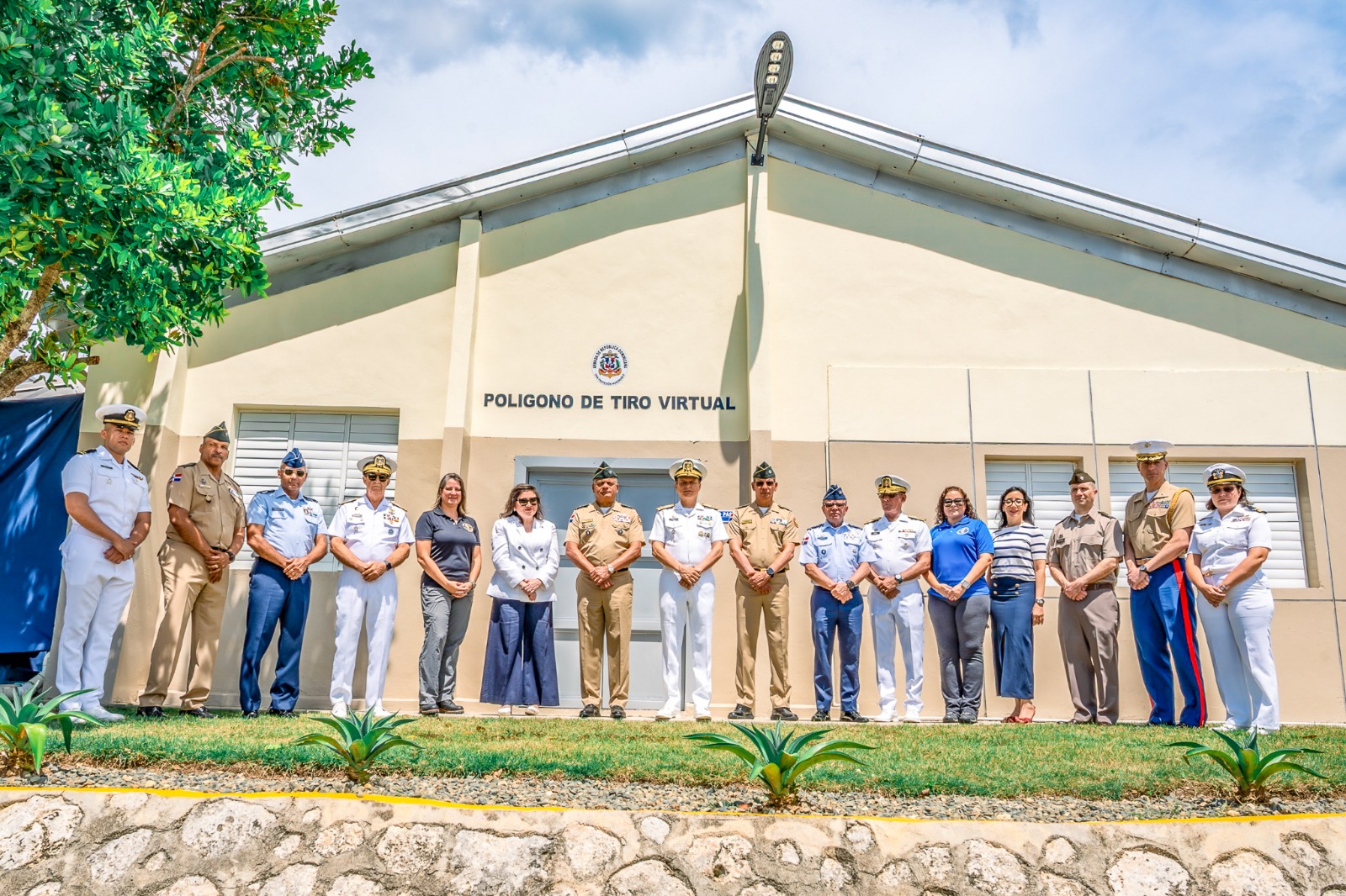 Ministro de Defensa participa de inauguración de moderno polígono virtual de tiro en la Base de Infantería de Marina en Boca Chica de la Armada 8