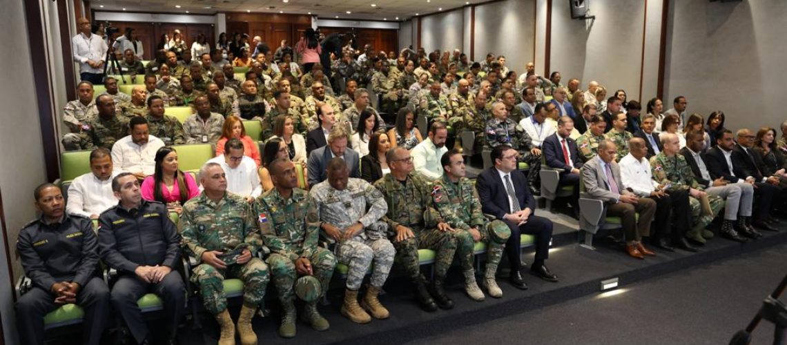 Aduanas mejora las condiciones laborales de su personal militar y policial 5