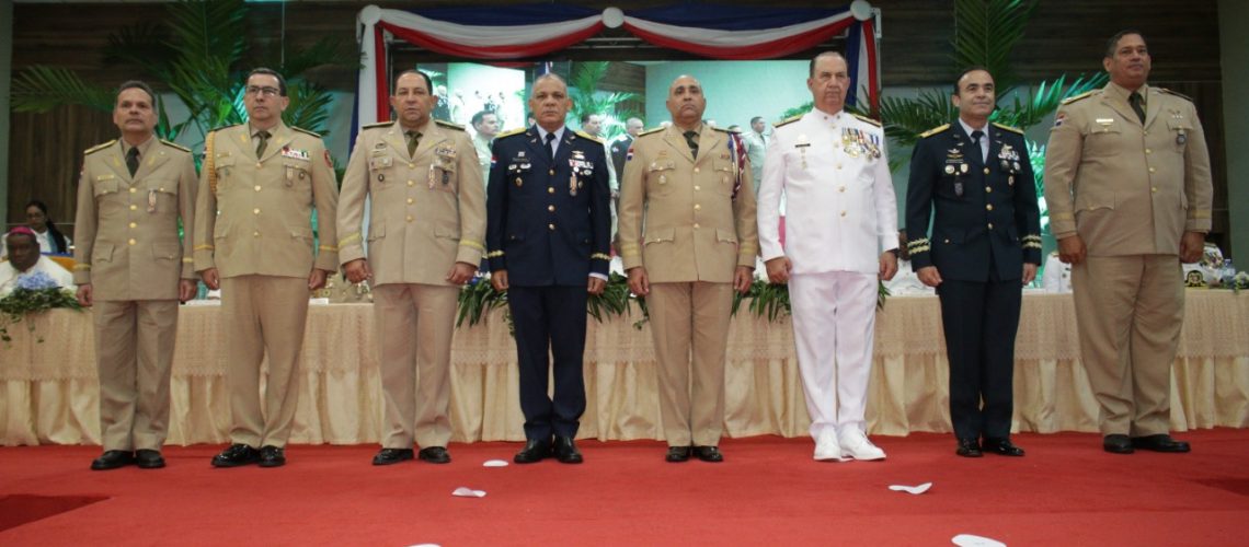 Armada condecora altos mandos militares y policiales con la Orden al Mérito  Naval y reconoce a oficiales retirados y personalidades de la clase civil -  Ministerio de Defensa de República Dominicana
