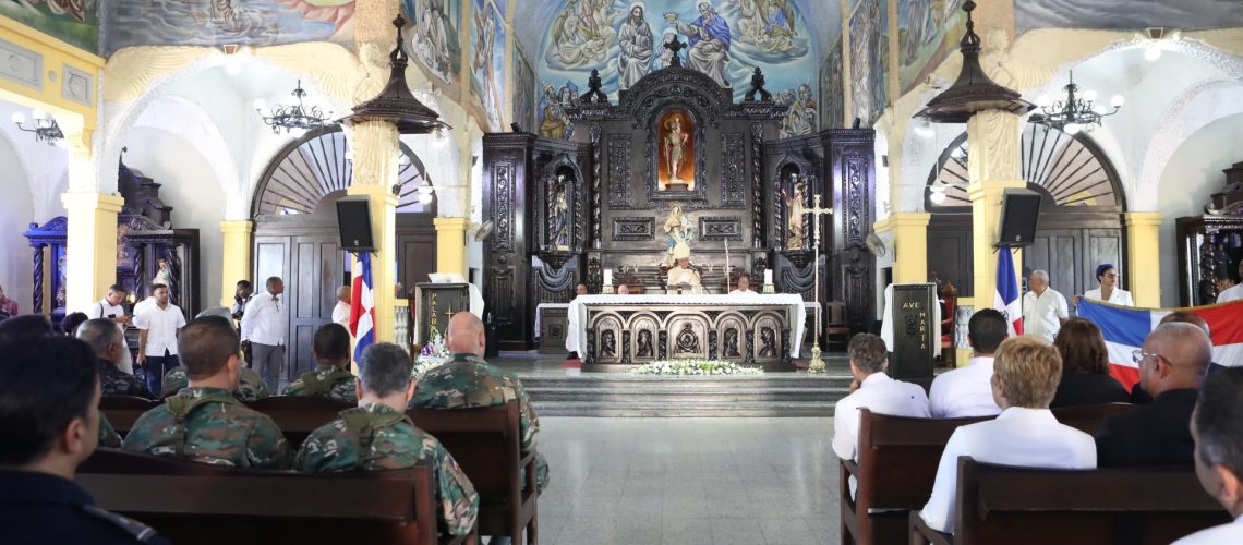 Autoridades militares y de San Cristóbal participan en Tedeum por 179 aniversario de la Constitución 5