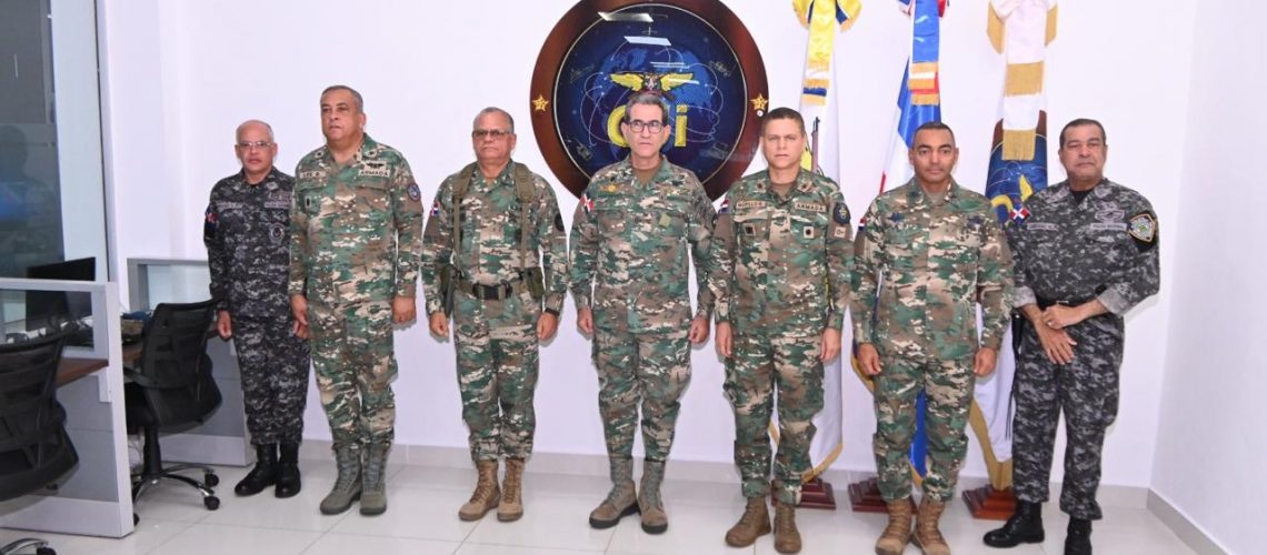 Cambian Mando del Comando Conjunto Unificado de las FFAA, asume comandante general de la Armada 2