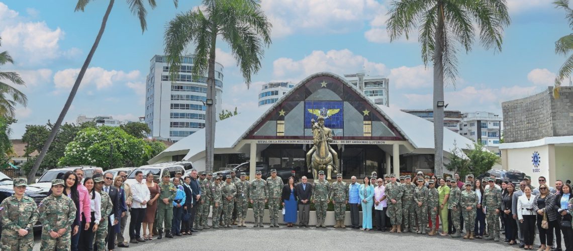 Civiles y militares se gradúan en Diplomado de Comunicación Estratégica para la Defensa y Seguridad Nacional 14