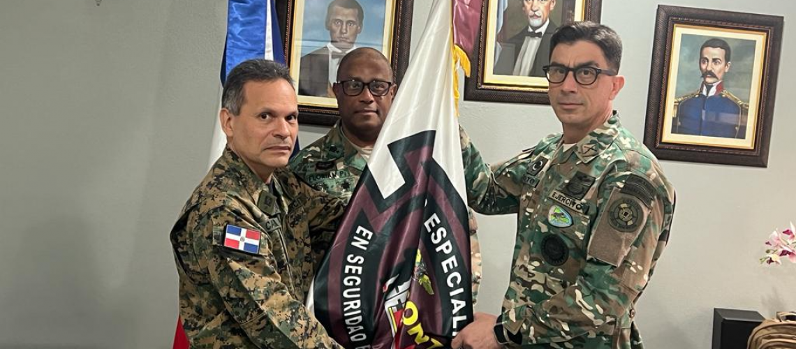 Coronel Freddy R. Soto Thormann asume como nuevo director del CESFronT