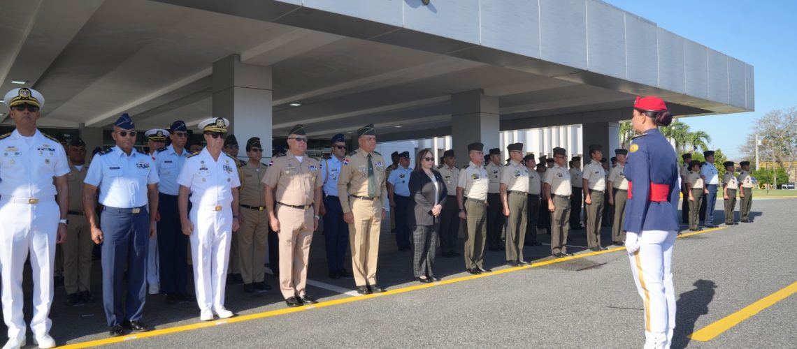 Delegación del Curso Superior de Guerra de Guatemala visita RD y participa en izada de bandera en el Ministerio de Defensa 4