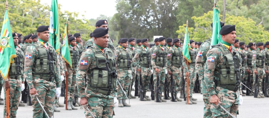 Ejército de República Dominicana gradúa 401 soldados 12