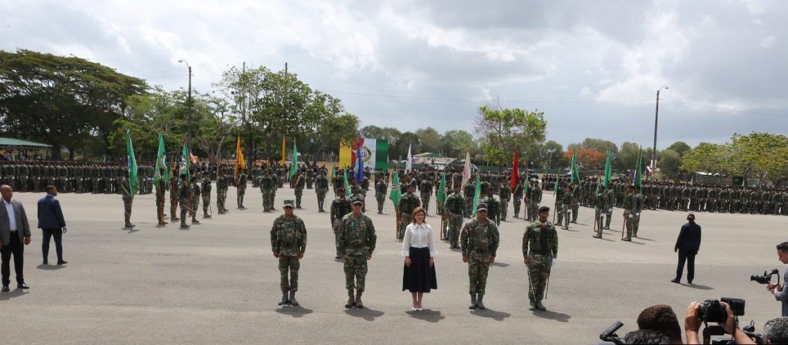 Ejército dominicano gradúa mil 300 nuevos soldados, formarán primer batallón policía militar 20